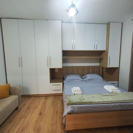 Starlight Downtown Apartment تيرانا المظهر الخارجي الصورة