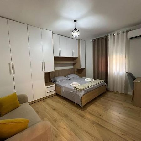 Starlight Downtown Apartment تيرانا المظهر الخارجي الصورة